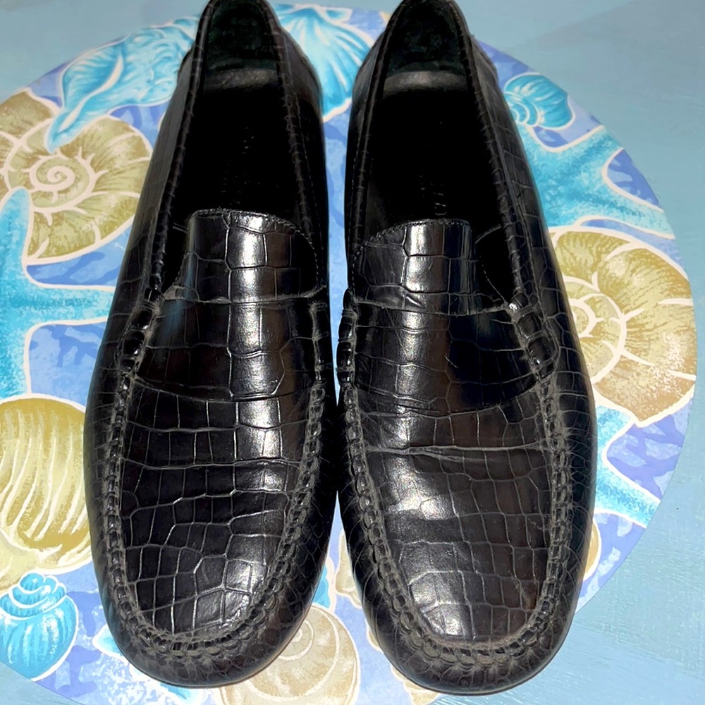 NWOB! Men’s 10 1/2 D Cole Haan Black Leather Croc Embossed Loafers. Gorgeous!!!